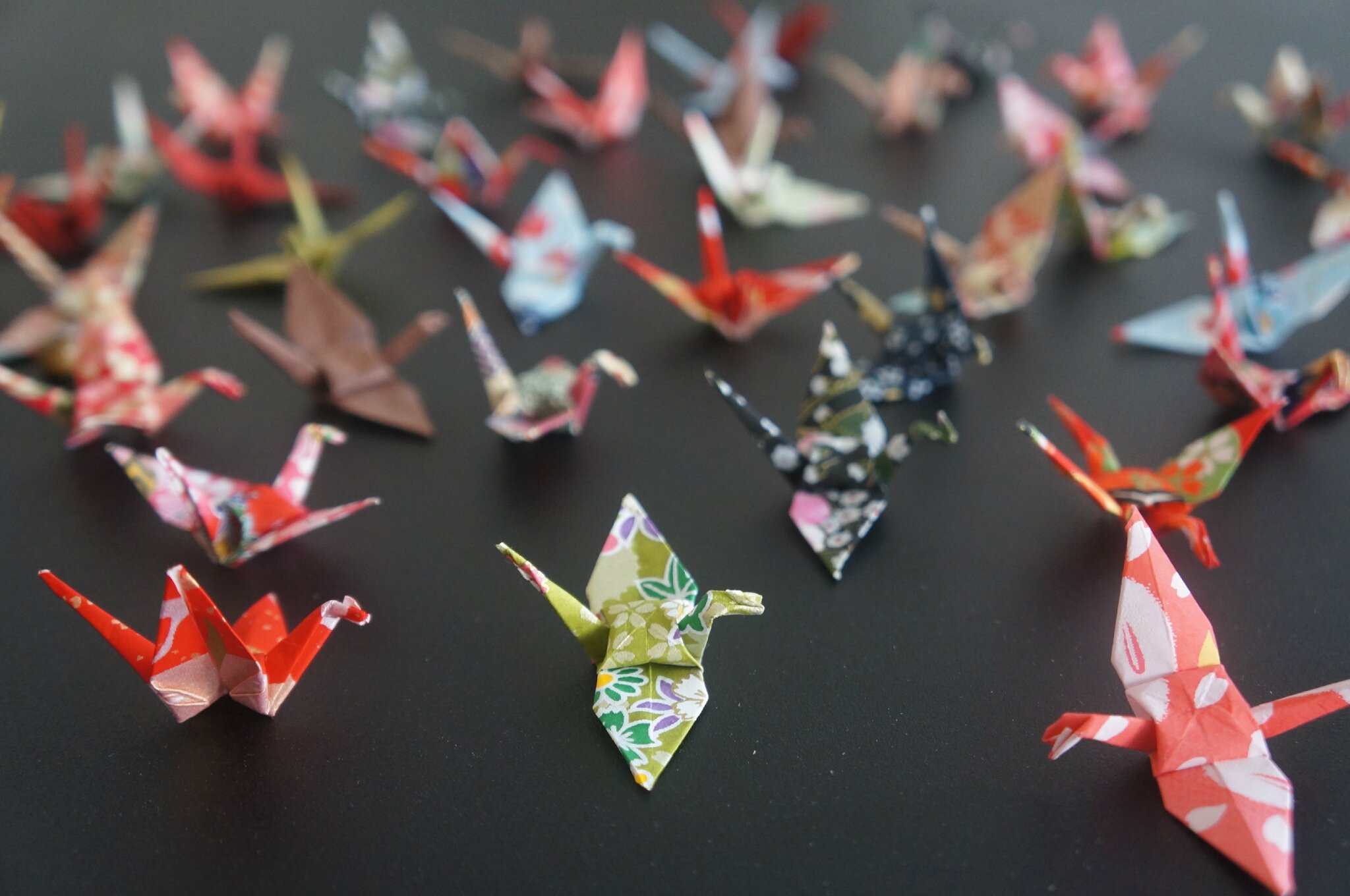 Réaliser des guirlandes en origami chambre d'alice les ...