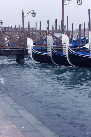 gondoles_a_venise_vue_2
