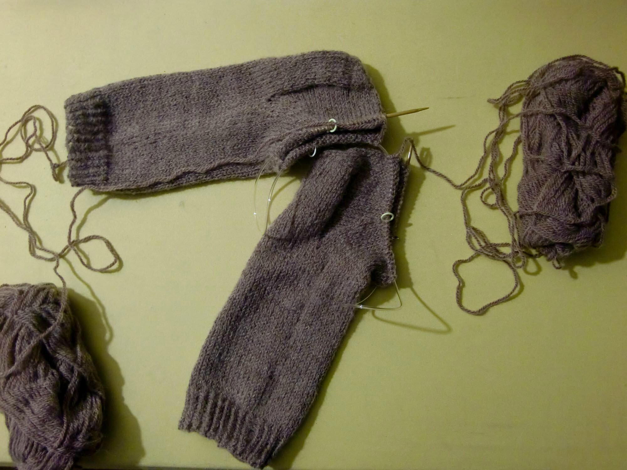 tricoter 2 chaussettes en meme temps