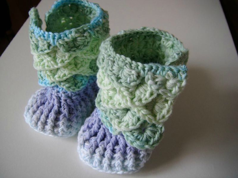 Voici De Petites Bottines Au Crochet En Katia Candy 35mm