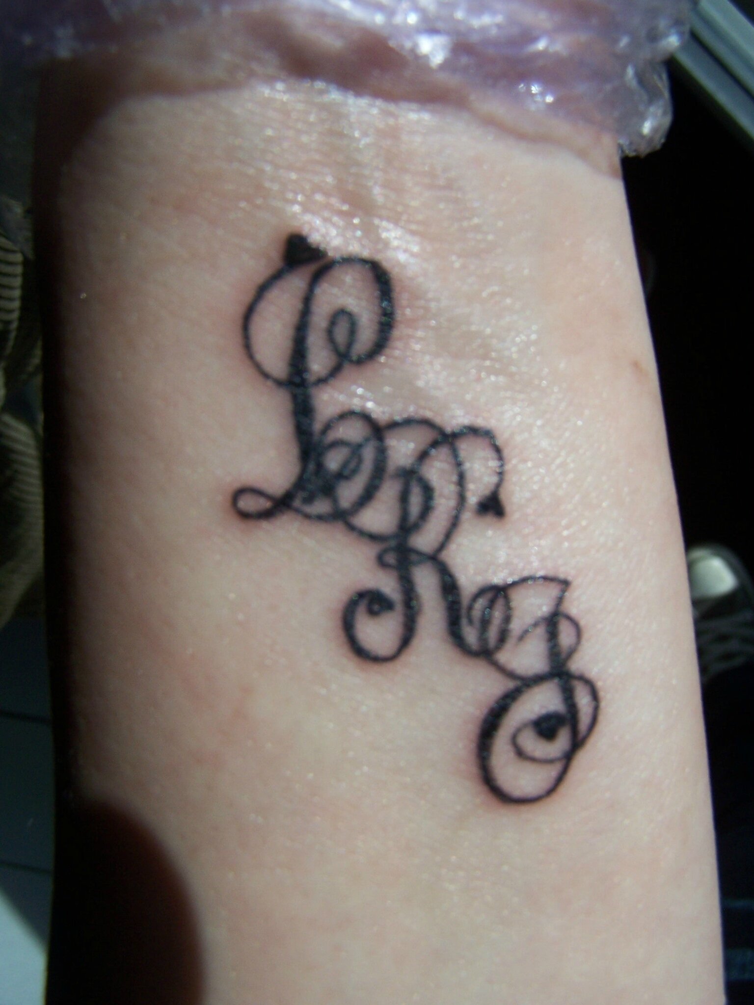 modele de tatouage lettre f