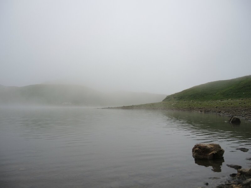 Lac du Montagnon, le lac, brouillard