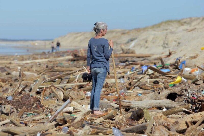 sur-la-plage-de-biscarrosse-samedi_1669284_800x533p