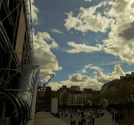 beaubourg__nuages