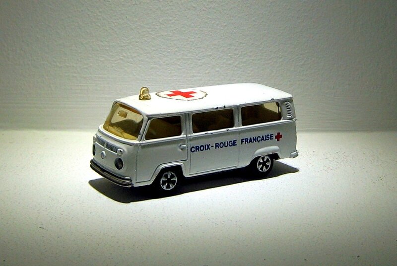 Vw combi (ref 244) Majorette 01