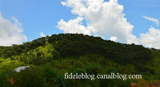 Une colline du Katanaga, près de 30Km de Lubumbashi. *Ph. : Fideleblog
