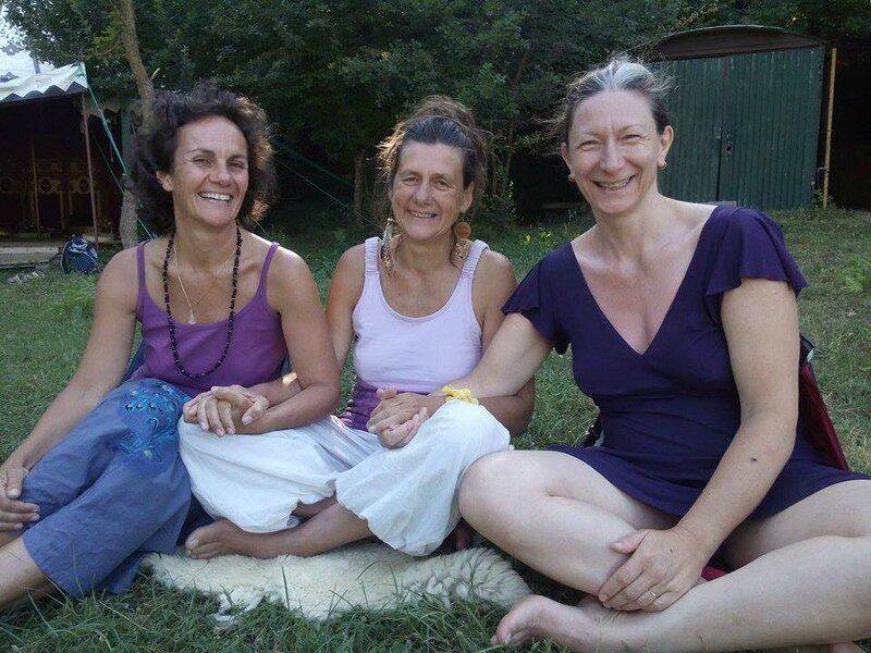 les trois