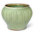 A large longquan celadon jar, ming dynasty, 15th-16th century