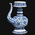 Rare et importante verseuse en porcelaine bleu blanc, penba hu, chine, dynastie qing, fin de l'époque qianlong