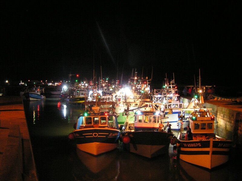 2015 12 10 - arrivée des bâteaux de pêche au port de Port-en-Bessin (4)
