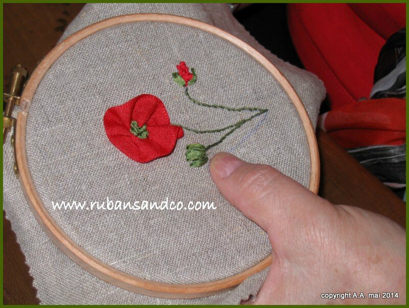 initiation coquelicot broderie au ruban
