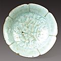 Coupe en grès porcelaineux émaillé céladon clair craquelé, qingbai yao. epoque yuan (1260 - 1368)