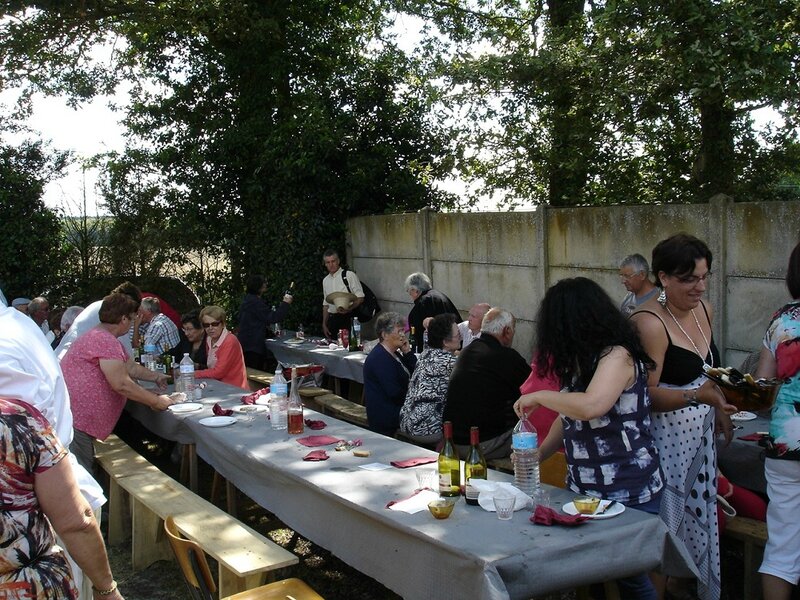 2014-07-14-repas et boule de fort-amicale laïque (24)