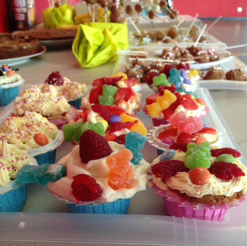 Atelier pop-cakes et cupcakes avec les enfants 