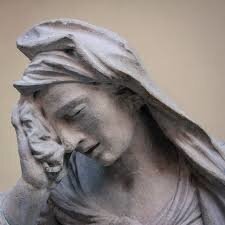 statue