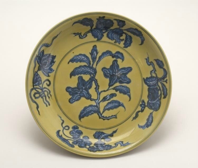 Dish with flowering gardenia, Ming dynasty, Hongzhi mark and period, AD 1488–1505