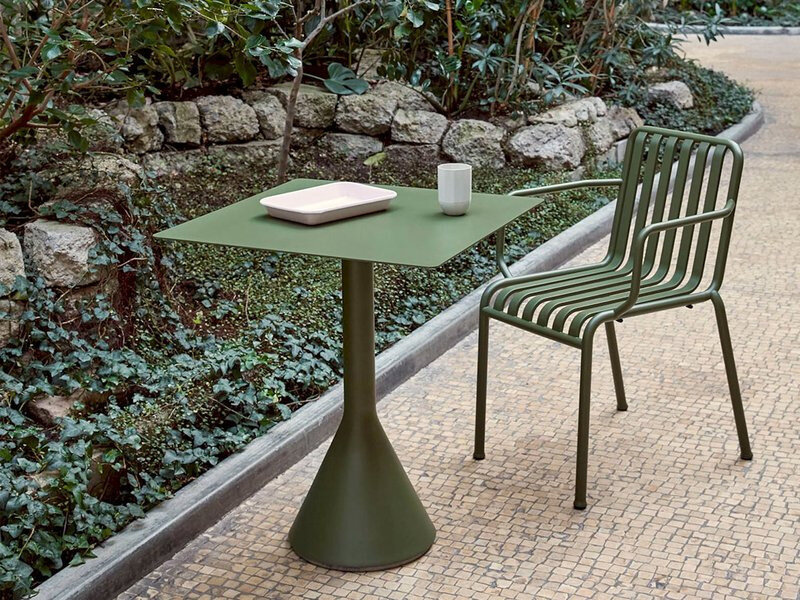 hay-palissade-cone-table-square-lifestyle-1