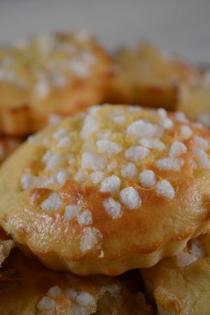 Petits Moelleux Au Sucre Perle Et A La Vanille Le Dessert Du Dimanche