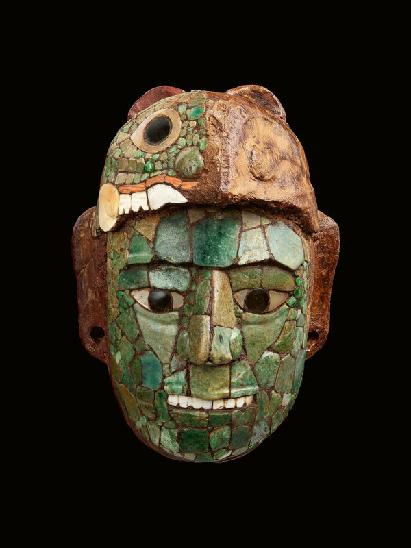 exposition-collection-al-thani-hotel-de-la-marine-masque-pendentif-maya-200-600-ap-j-c--1600x0