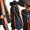 Robe trapèze Noire Chasuble Asymétrique Noire & Orange Graphique