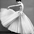 Balenciaga & Dovima 1955 | photo Richard Avedon | Harper's Bazaar.