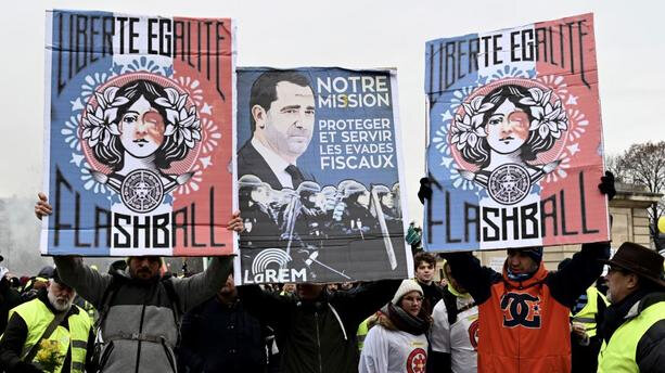 pancarte-liberte-egalite-flashball-e5baf3-0@1x