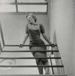 1952-01-Beverly_Carlton_hotel-day2-sitting04-stairs-031-1-by_halsman-1