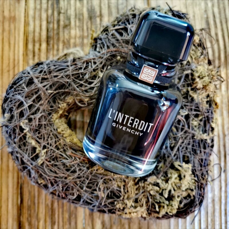 Nouveau colis reçu : un test Parfum #GivenchyBeauty #Osezlinterdit... Merci !!! 