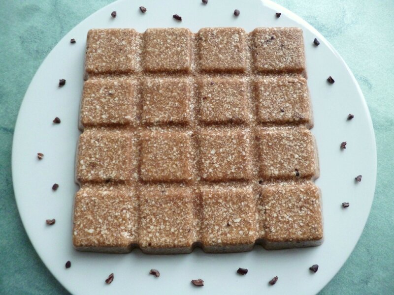 Gateau Vanille Praline Aux Feves De Cacao Au Tofu Et Au Son D Avoine Sans Oeufs Sans Beurre Sans Lait Et Sans Sucre Ajoute Mes Gourmandises Dietetiques