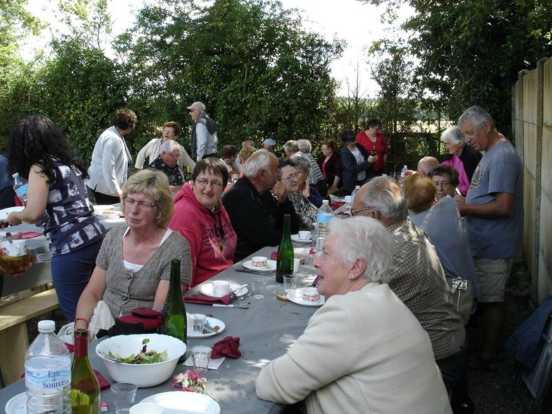 2014-07-14-repas et boule de fort-amicale laïque (25)