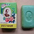 Savonnette savon Vietnam classique et sa boîte cartonnée