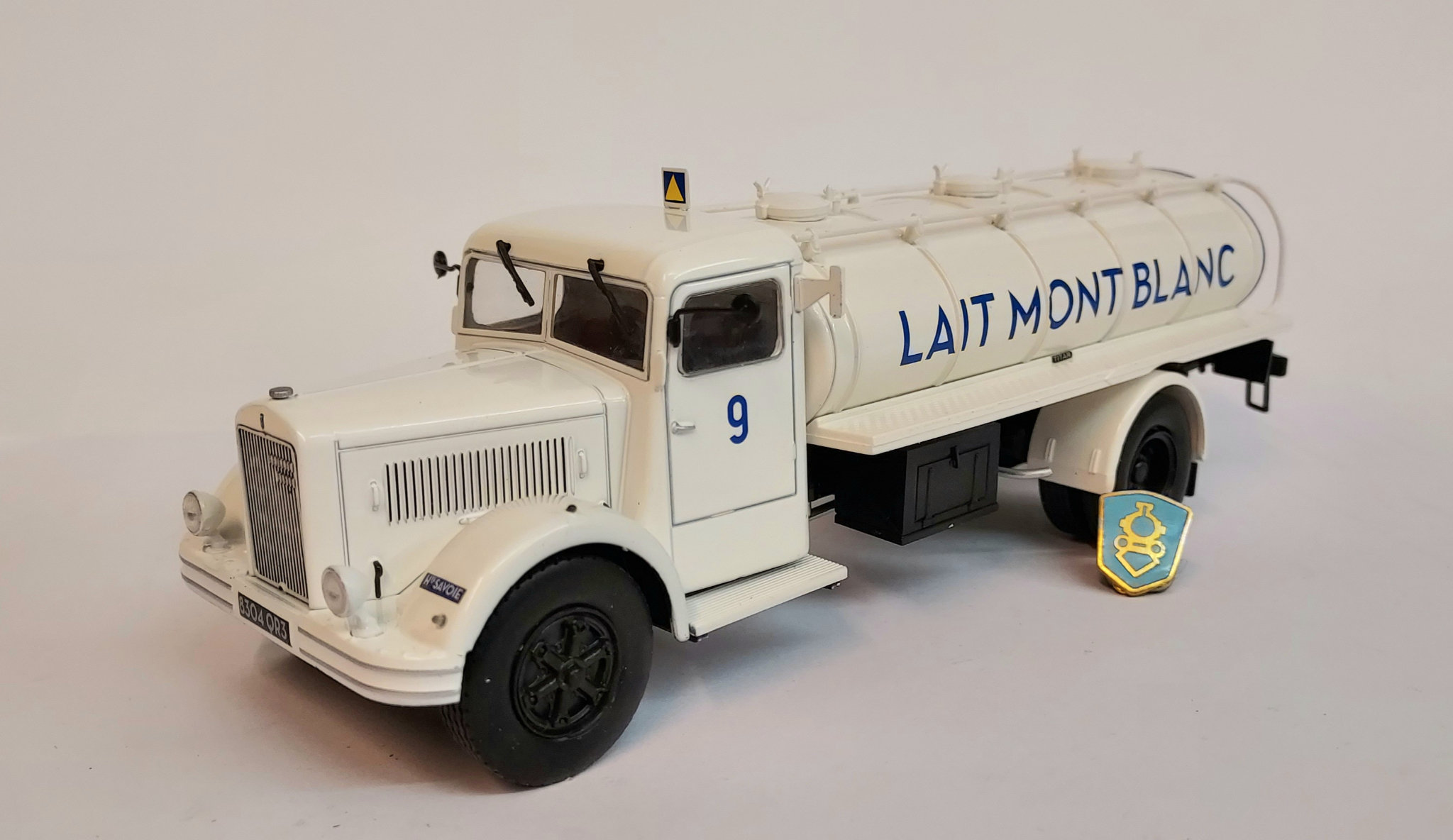 Berliet GDR 7W citerne lait Mont Blanc