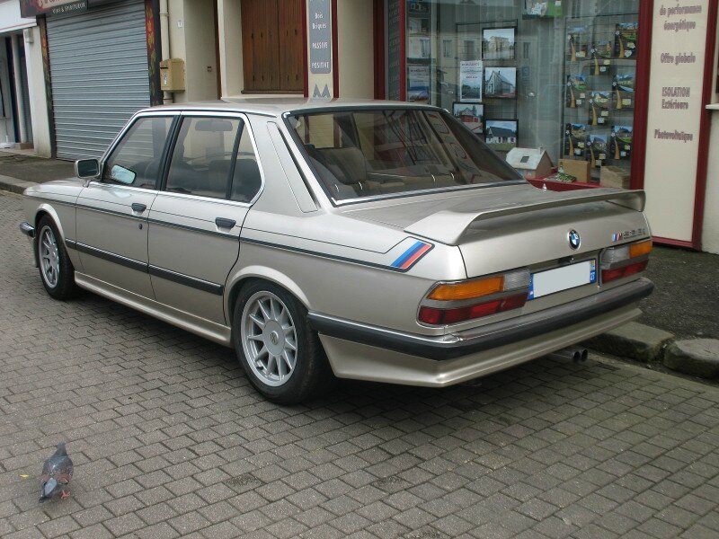 BMW528iE28ar1