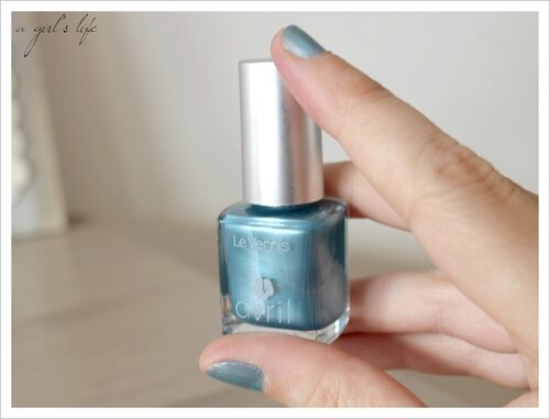 vernis Avril bleu 5
