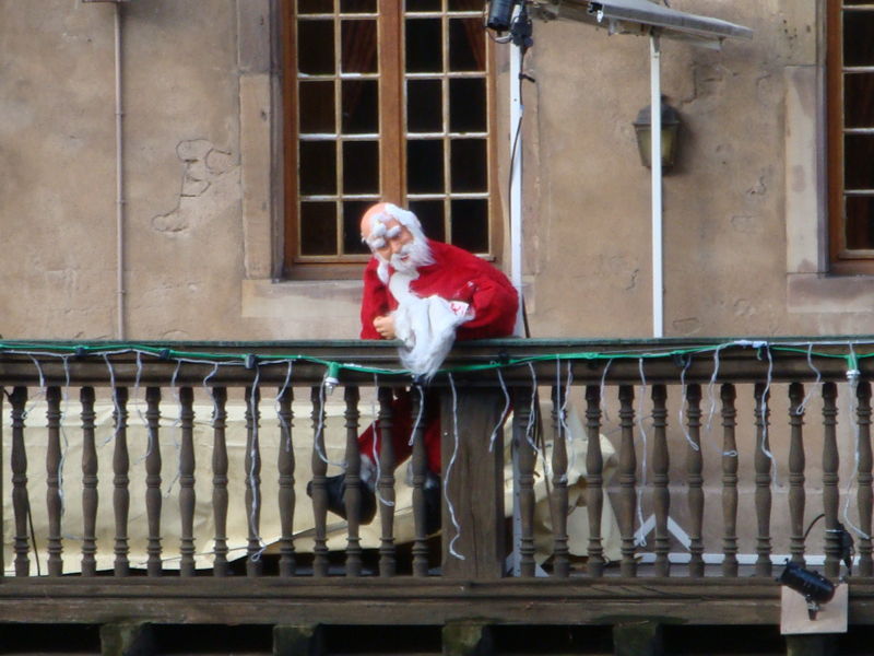 Père Noël bourré... - La Chouette de Nyons Père Noël bourré... - La Chouette de Nyons