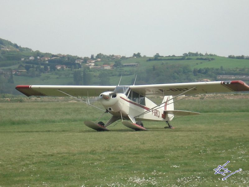 .Un avion de passage - Photo de Aéro Rétro - Fox-HotelLima