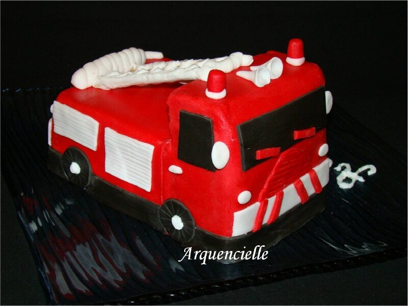 Gateau Camion De Pompier Cote Firecar Cake Photo De Cuisine Creative Version Sucre Les Creations D Arquencielle