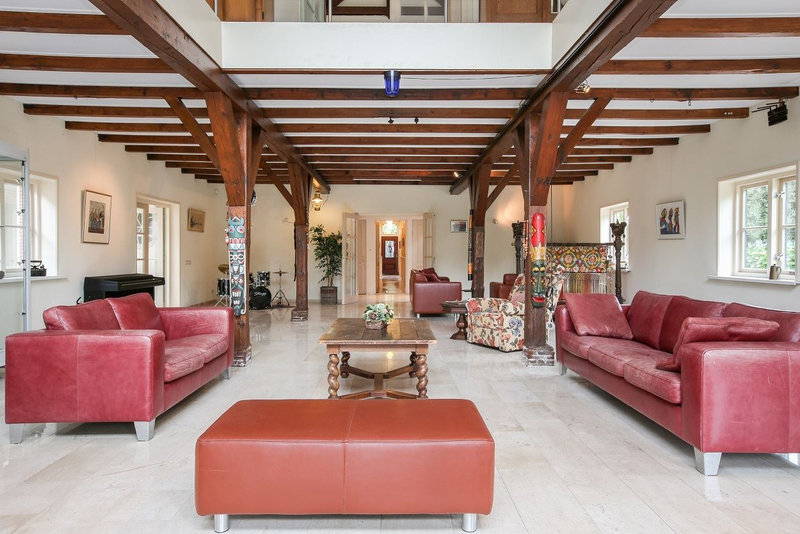 maison cuisine rouge mais trop rouge (13)