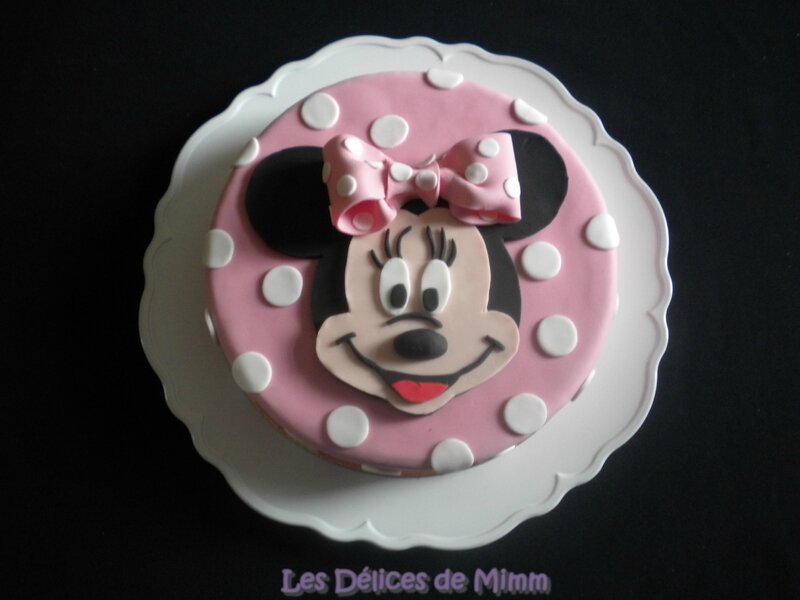 Gâteau Minnie Mouse en pâte à sucre (tutoriel) 8