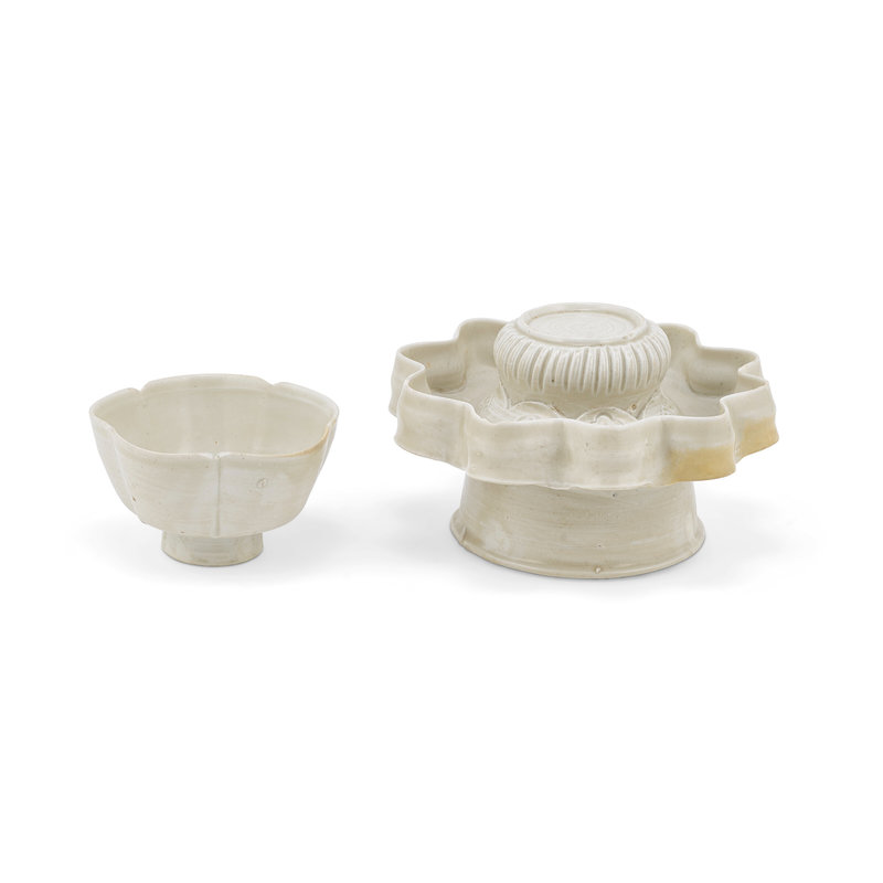 2022_HGK_20845_3114_002(a_white-glazed_floral-form_stem_cup_and_cup_stand_song-jin_dynasty012411)