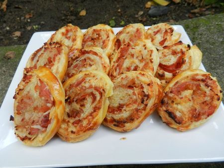 Feuilletes Roules Aux Oignons Et Lardons C Est Pas D La Tarte