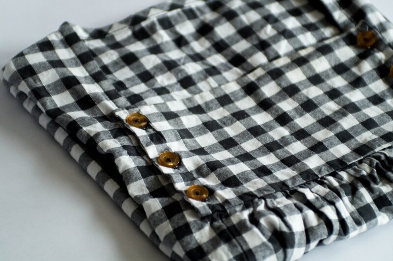une blouse pour Mina extraite du livre de patrons Minabulle une blouse pour Mina extraite du livre de patrons Minabulle