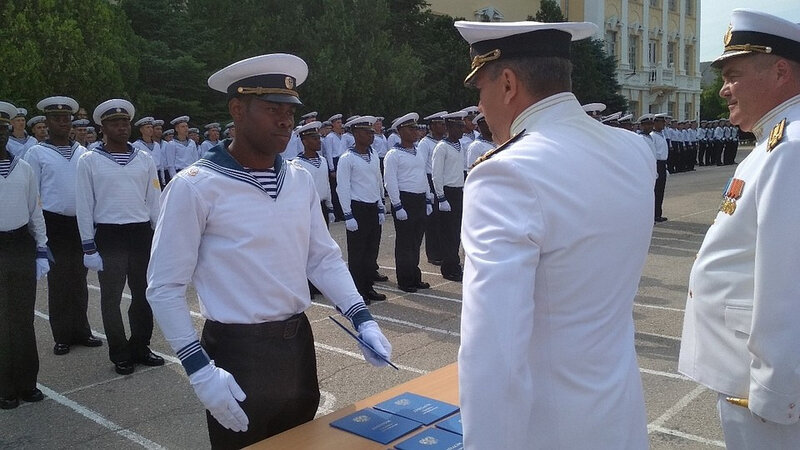 Elèves de Guinée Equatoriale à l'école des officiers de la Marine russe - Sébastopol