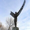 statue 