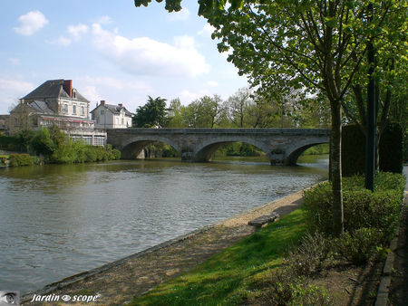 Pont_sur_le_Loir