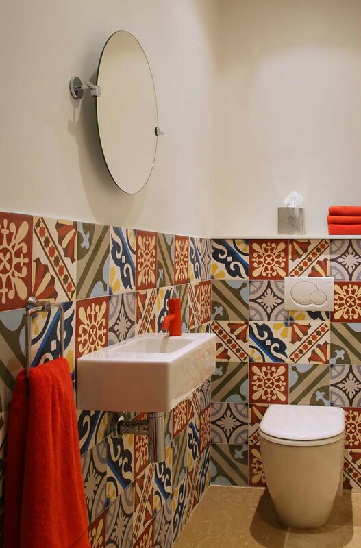 carrelage-mural-toilettes-idees-de-decoration