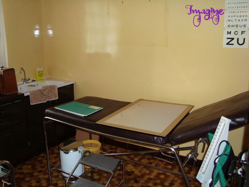 Mon atelier avant transformation (salle de soins de mon père méd