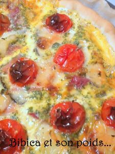 Tarte_aux_aubergines_grill_es__Rocamadour_et_jambon_fum__gros_plan