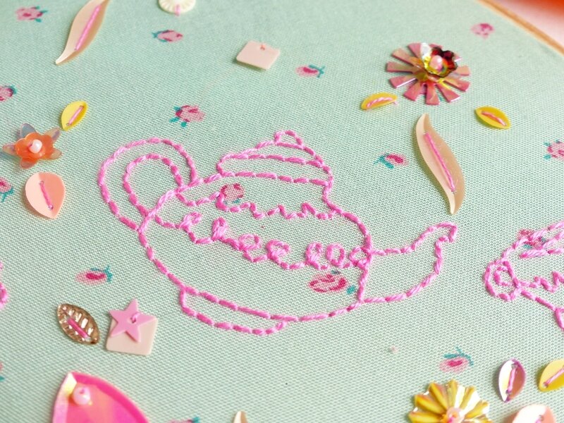 cadre-broderie-paillette-tea-time-sequins-henry-henriette-023