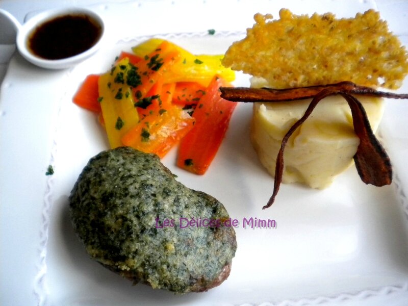 Filet d’agneau en croûte d’herbes et carottes anciennes glacées 2